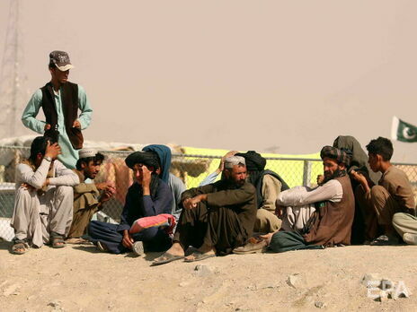 Майже 60 тис. афганських сімей були змушені шукати притулок через наступ талібів