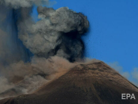 Вулкан Етна на острові Сицилія в Італії встановив новий рекорд висоти 3357 м