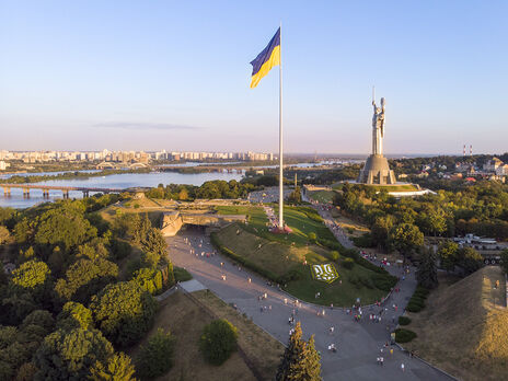 На самом большом флагштоке Украины установят новый трезубец