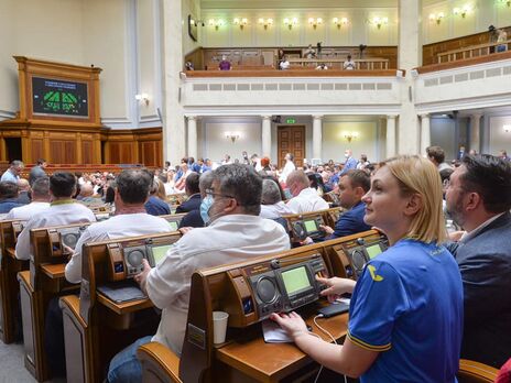 У Верховну Раду проходить п'ять партій. 