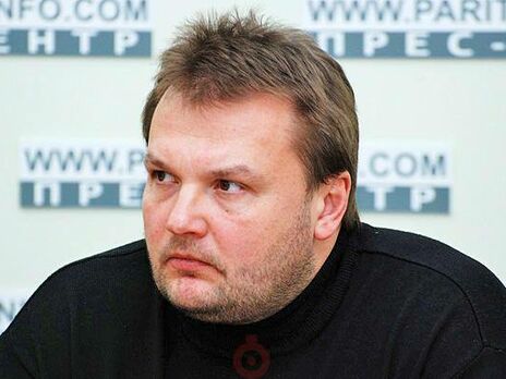 Зеленський стоїть на порозі того, щоб втратити лідерство в рейтингах на заході та сході. На Донбасі в нього вже загрозлива ситуація