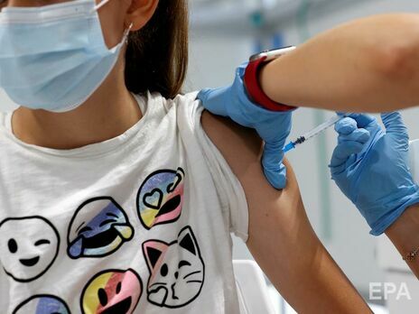 В Испании дозу вакцины получили около 64 млн человек