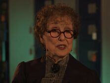 "Скорее Англия падет, чем миссис Хадсон покинет Бейкер-стрит". Умерла британская актриса Уна Стаббс