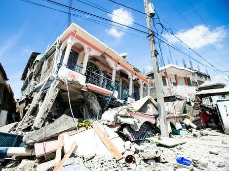 На Гаити резко увеличилось число жертв землетрясения