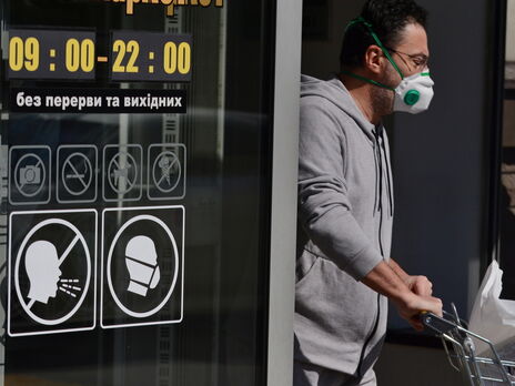 В Украине за сутки COVID-19 заболели немногим более 400 человек