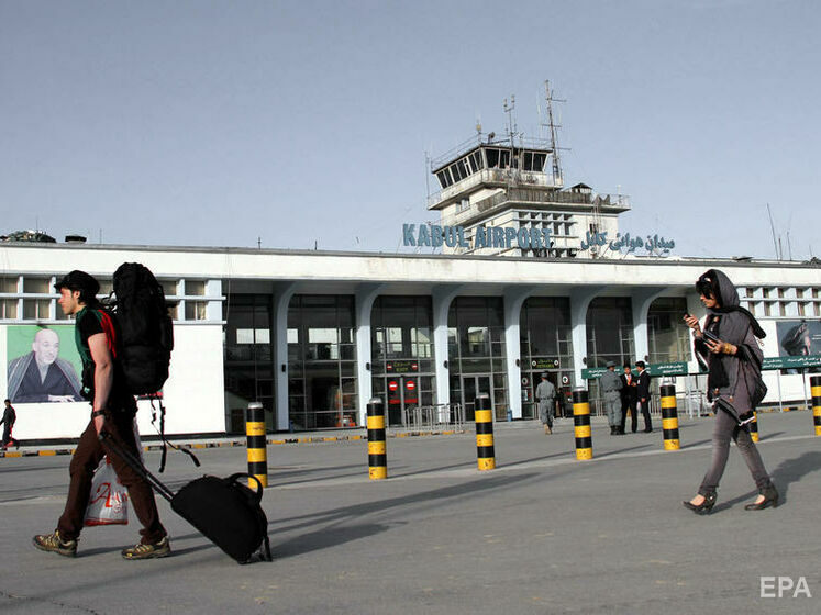 Міжнародні авіакомпанії припиняють використовувати повітряний простір Афганістану