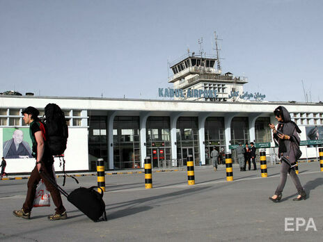 Міжнародні авіакомпанії припиняють використовувати повітряний простір Афганістану