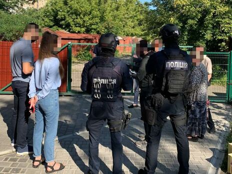 Пятерых чиновников КГГА подозревают в безосновательных штрафах при эвакуации автомобилей с улиц Киева