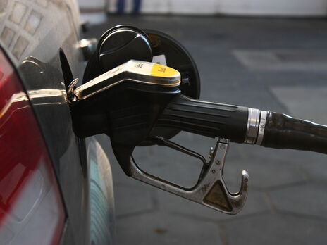 Сети АЗС в Украине снизили цены на бензин и дизельное топливо после публикации новых расчетов Минэкономики