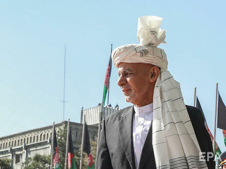 Президент Афганистана Гани улетел в Оман