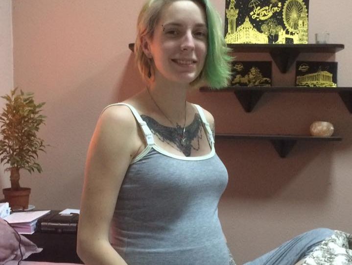 Волонтер Зинкевич, получившая тяжелые травмы в ДТП, родила дочку