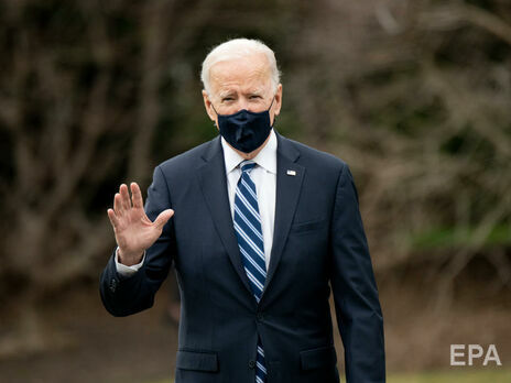 Байден объявил, что он и его жена получат третью дозу вакцины от коронавируса