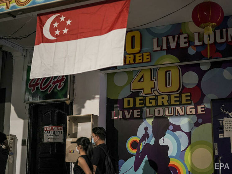 В Сингапуре британца приговорили к тюрьме за отказ надевать маску