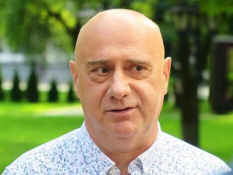 Білоруського режисера Ушакова, який виступив проти режиму Лукашенка, змушують виїхати з України