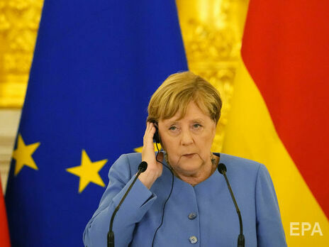 Меркель обговорила з Путіним 