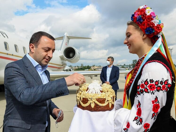 В Украину прилетел премьер-министр Грузии. Он примет участие в саммите Крымской платформы