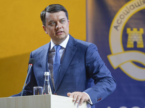 Разумков: РФ відділила Крим від України колючим дротом і блокпостами, але вона ніколи не зможе ментально відділити українських громадян