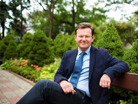 Саша Боровик о е-декларациях: Я встречал много богатых людей. Но никогда не видел такого парада бабла, машин, часов, шуб и мебели