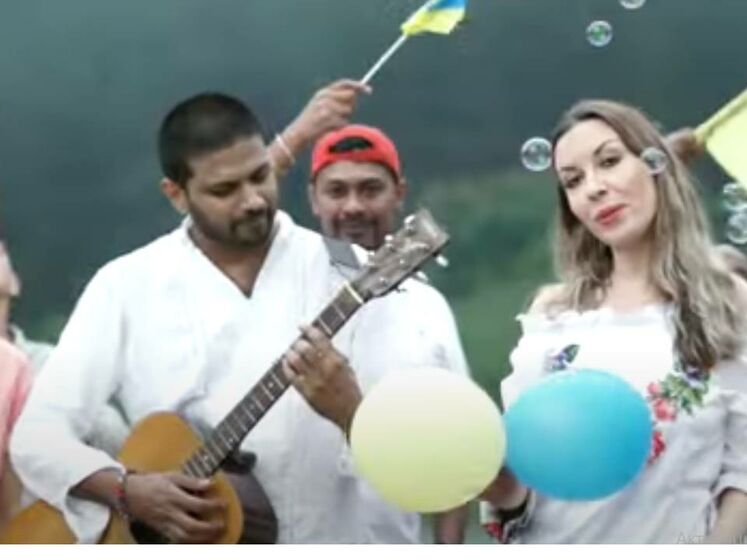 Українці, які живуть у Шрі-Ланці, до Дня Незалежності записали з місцевими жителями кліп на відому пісню Івасюка. Відео