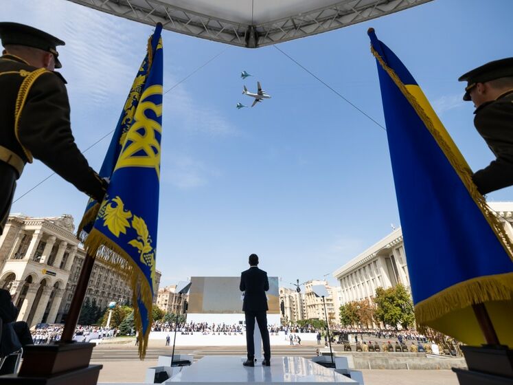 День Незалежності, "Мрія" над Києвом, сльози Зеленського, загибель військового. Головне за день