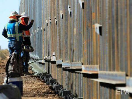 Стіна Трампа на кордоні з Мексикою почала руйнуватися