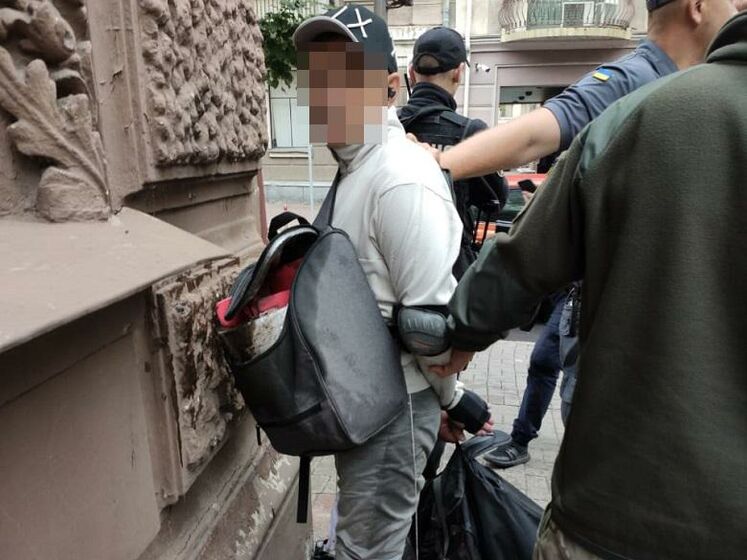 Суд  у Києві заарештував підозрюваного в підпалі офісу омбудсмена. Він може вийти під заставу
