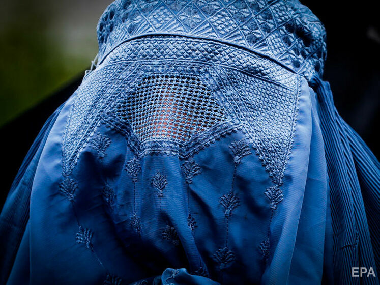 Афганські жінки панікують після приходу до влади талібів – ексамбасадорка Афганістану в США