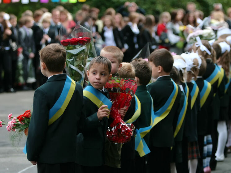 В Минздраве Украины сообщили, стоит ли в этом году проводить школьные линейки
