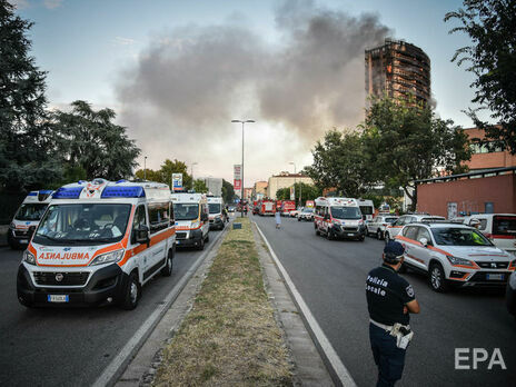 У Мілані загорівся 15-поверховий житловий будинок. Фоторепортаж