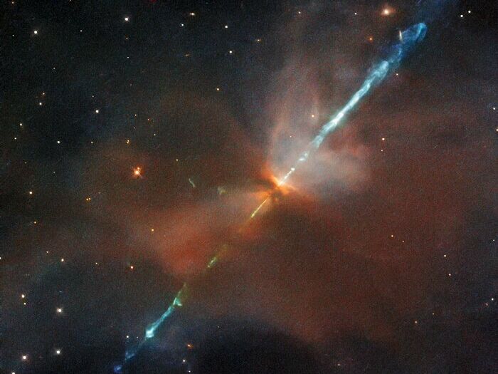 Hubble снял уникальный космический объект в созвездии Ориона