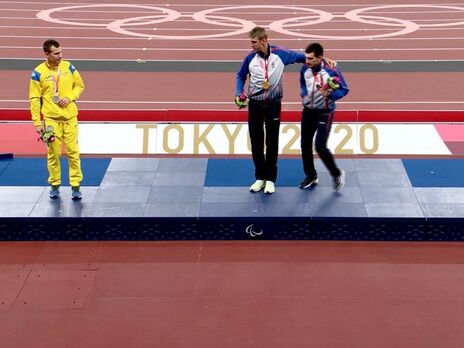 Украинец Цветов завоевал серебро Паралимпиады и отказался от совместного фото с призерами-россиянами