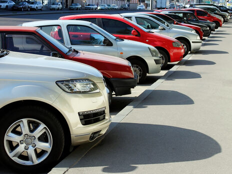 В бюджет Украины поступило более 1 млрд грн за оформление авто на еврономерах