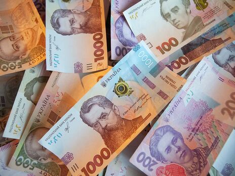 Держборг України в липні зменшився у гривневому еквіваленті та зріс у доларовому