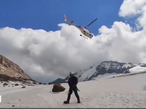 На горе Казбек сошла лавина, пострадали украинские альпинисты