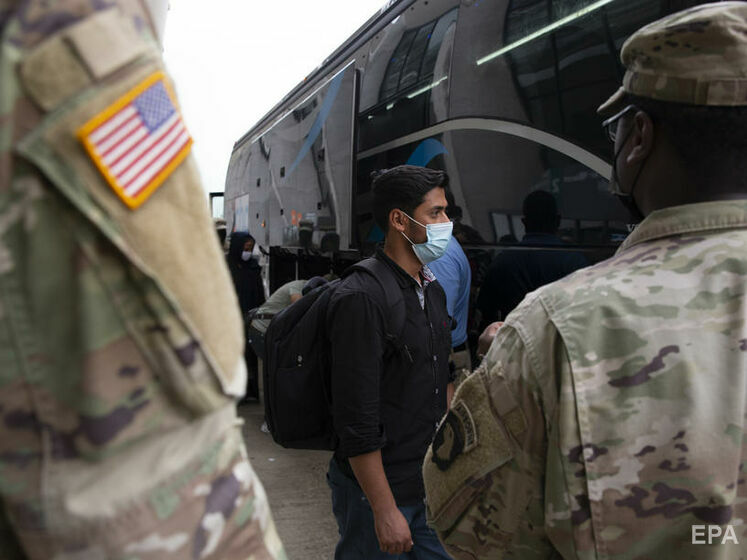 Влада США не відкидає, що майже 100 евакуйованих афганців пов'язані з талібами або терористами – ЗМІ