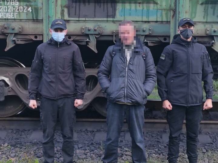 Житель Рівненської області хотів потрапити до Польщі в товарному вагоні