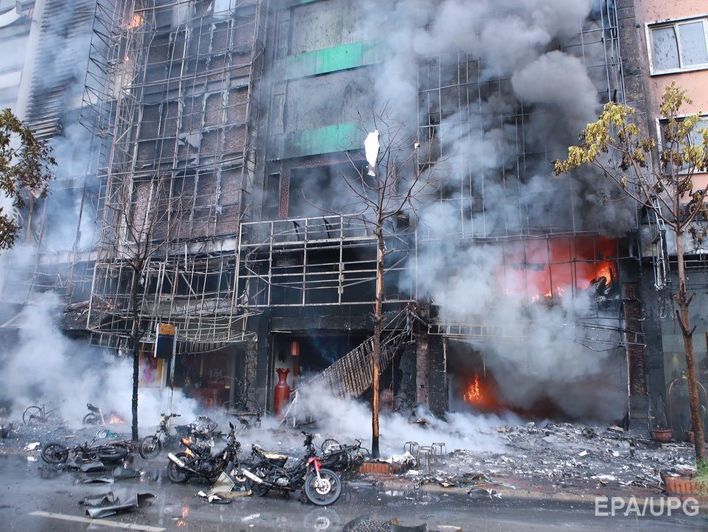 При пожаре в караоке-баре во Вьетнаме погибли 13 человек