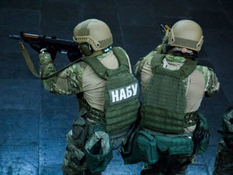 НАБУ: Задержана группа лиц, которая требовала взятку за трудоустройство в бюро