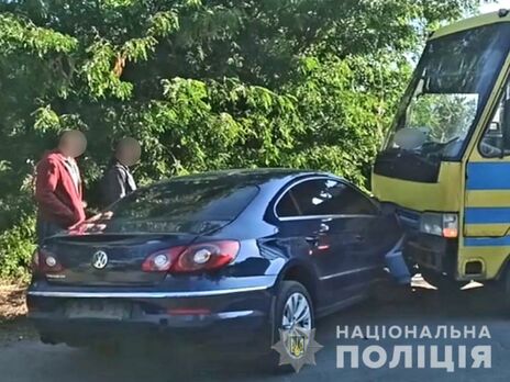 ДТП у Вознесенську: автобус із дітьми зіткнувся з автомобілем мера. Поліція відкрила провадження