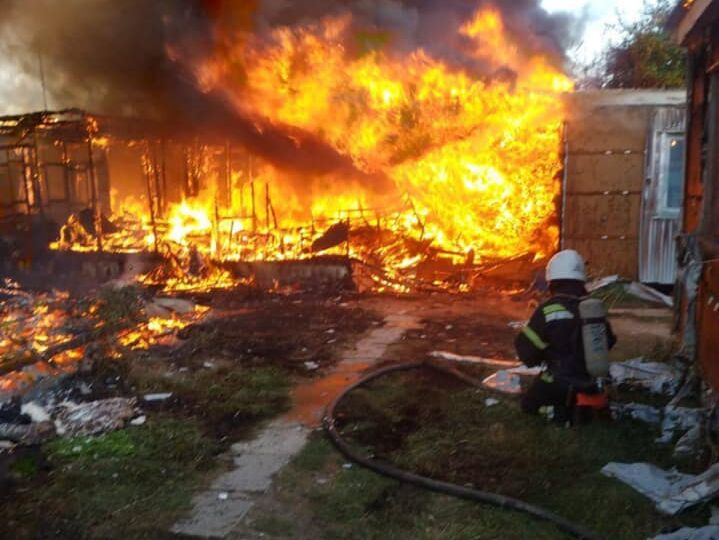 В Одесской области на базе отдыха сгорели четыре дома, людей эвакуировали – ГСЧС