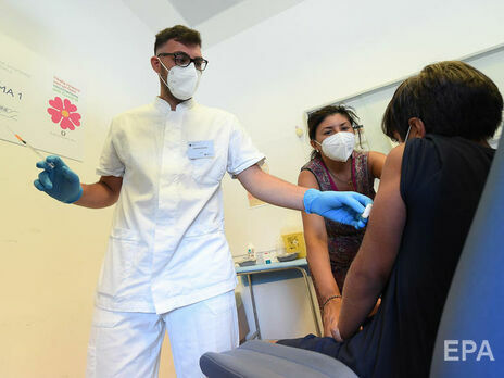 В Італії колотимуть третю дозу COVID-вакцини найуразливішим пацієнтам