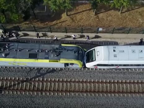 В Стамбуле столкнулись пассажирские поезда, есть пострадавшие