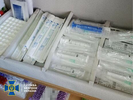 Довідки за 800 грн. СБУ викрила схему підроблення результатів ПЛР-тестів на COVID-19