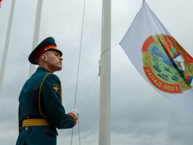 Россия и Беларусь начали масштабные военные учения "Запад 2021"