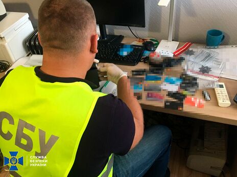 СБУ викрила схему підроблення довідок про ПЛР-тести і вакцинацію проти COVID-19