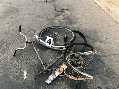 У Житомирській області автомобіліст на смерть збив двох велосипедистів – поліція
