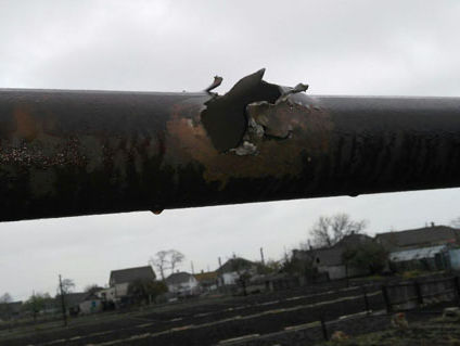 Полиция: В результате обстрела поселка под Мариуполем поврежден газопровод