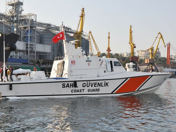 Катер берегової охорони Туреччини зайшов у порт Одеси