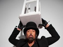 "Я с предателями даже не буду общаться". Дмитрий Коляденко поссорился со своими сотрудниками