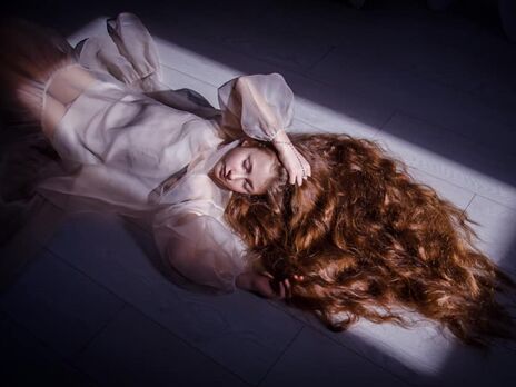 Харьковская школьница стала донором волос для девочки, страдающей облысением